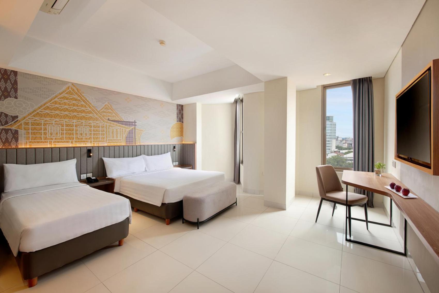 Hotel Aston Pantai Losari 3*