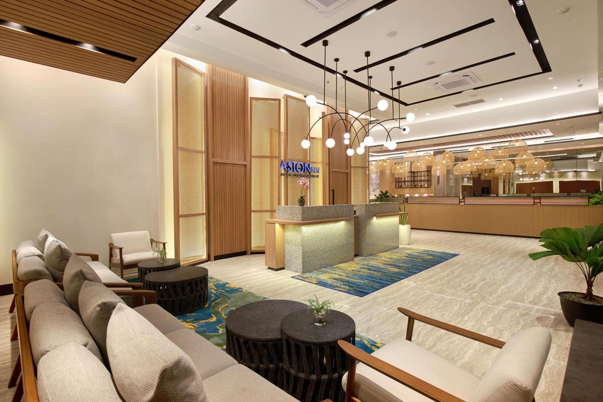 Hotel Aston Pantai Losari 3*