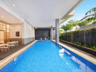 Hotel Aston Pantai Losari 3*