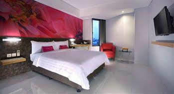 Hotel Aston Pantai Losari 3*