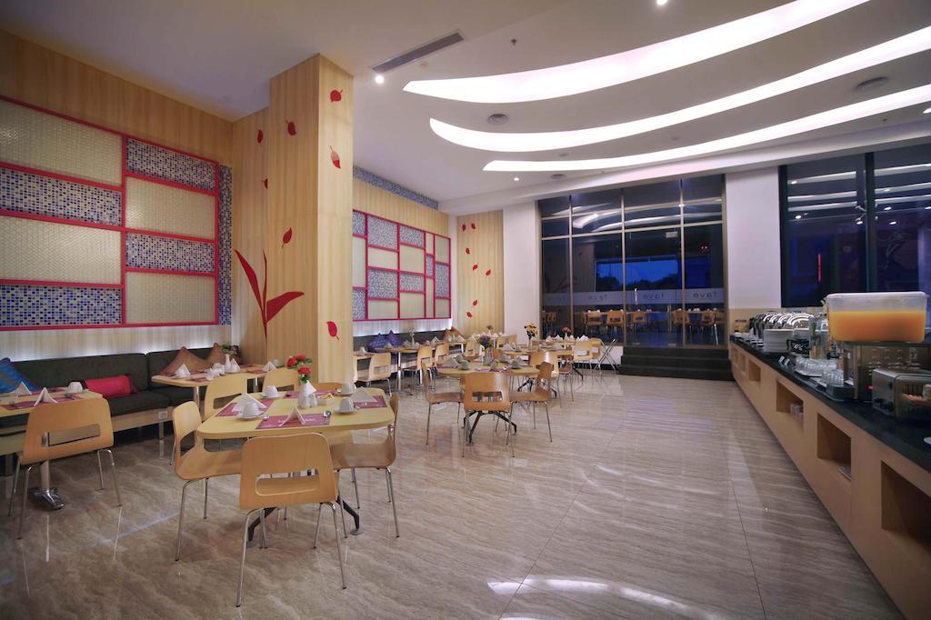 Hotel Aston Pantai Losari Makassar